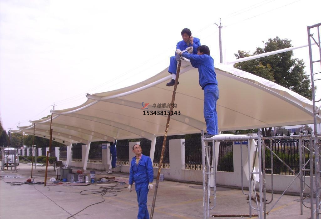 甘南商業(yè)廣場雨棚搭建